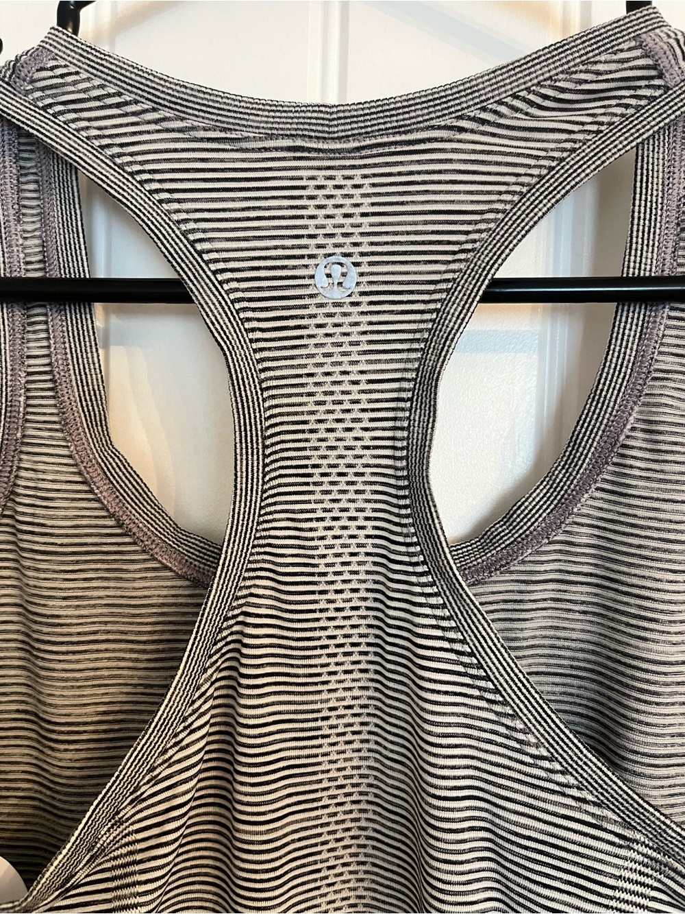 Lululemon Swiftly Tech Racerback Tank - Size 6 - Picture 3 of 4